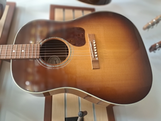 ギター Gibson J-15 Walnut Burst kazun Gibson 2019 J-15 Walnut Burst Ltd | Long & McQuade
